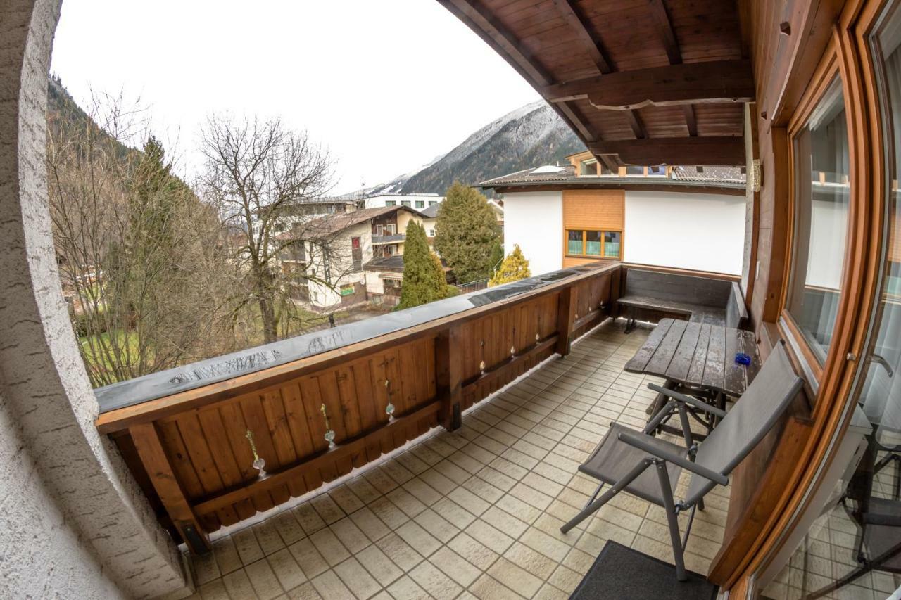 Landhaus Alpenrose Mayrhofen Exterior photo